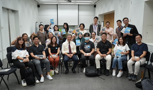Group photo with Profressor Tan @ National Musuem book dialogue!