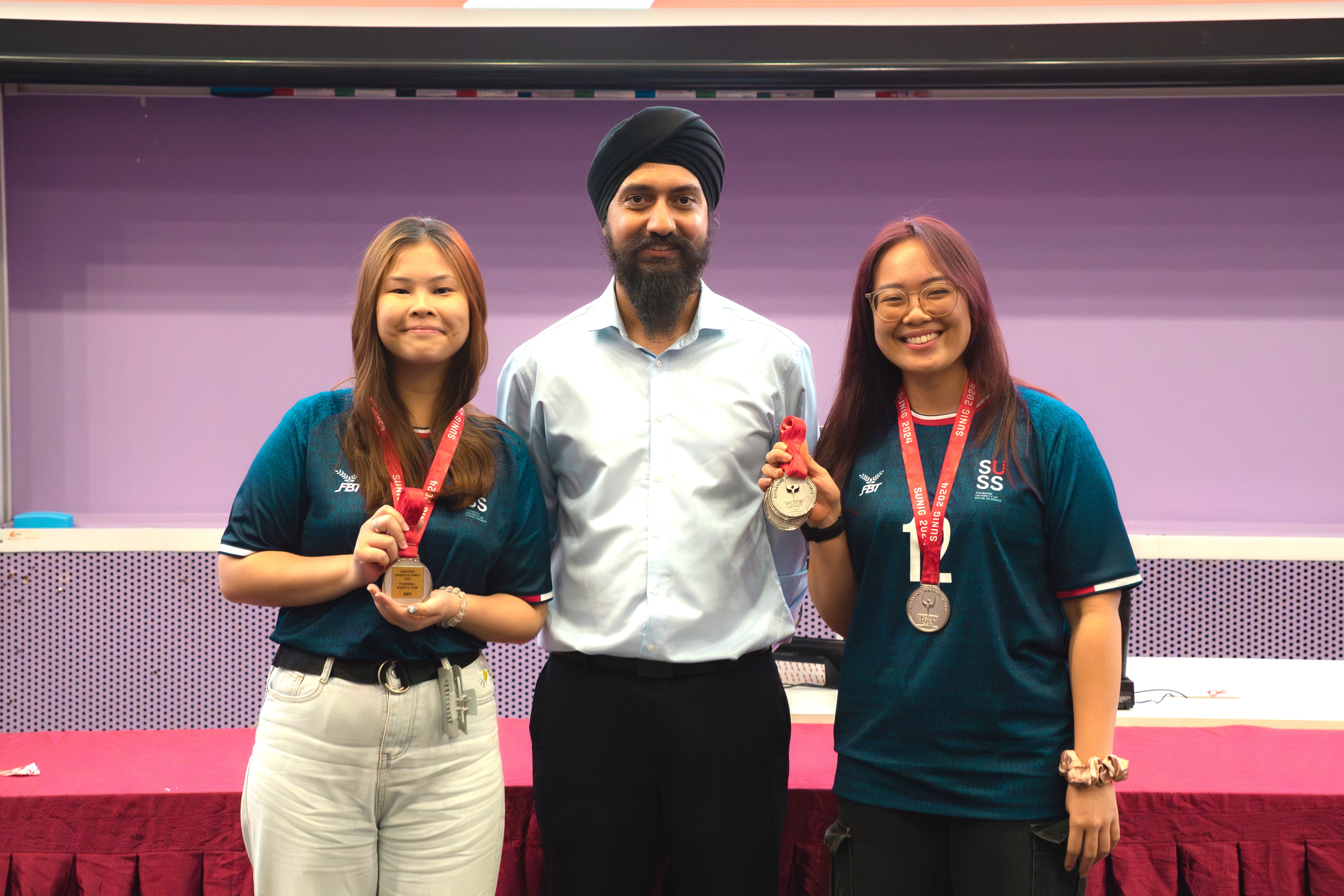 Women's Tchoukball team received their silver medals