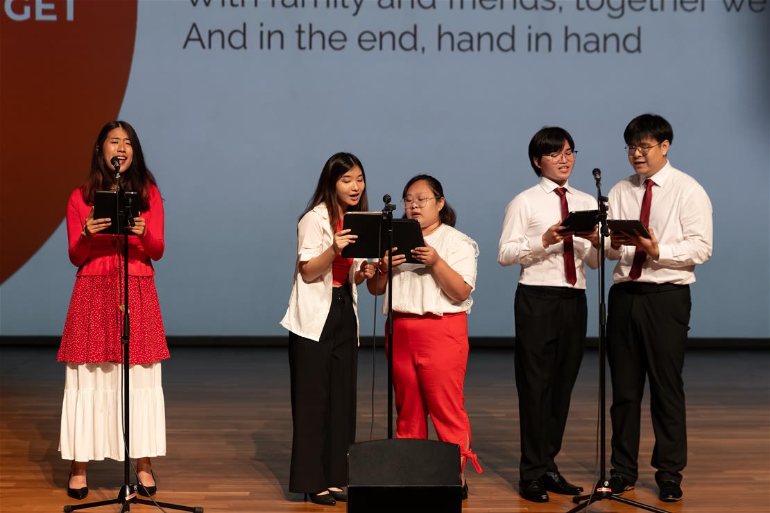 SUSS Music Interest Group Choir delivering a moving rendition of “We Will Get There”.