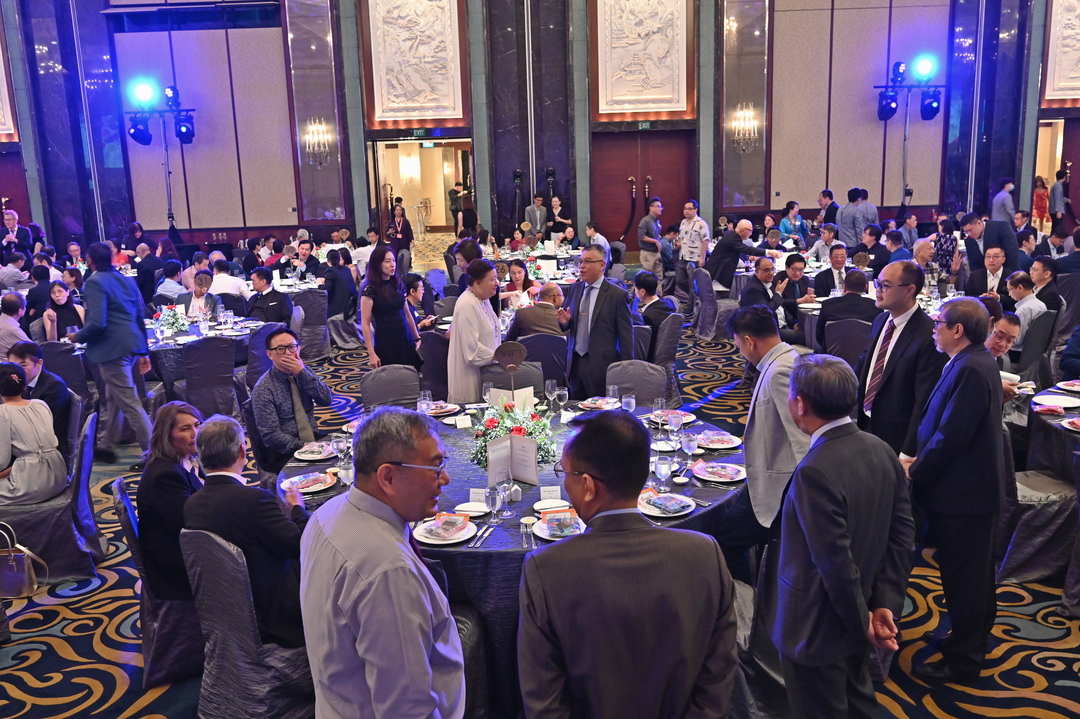 The elegant Shangri-La Island Ballroom was abuzz with excitement as 500 distinguished guests gathered for the SUSS Faculty Appreciation Event 2024.